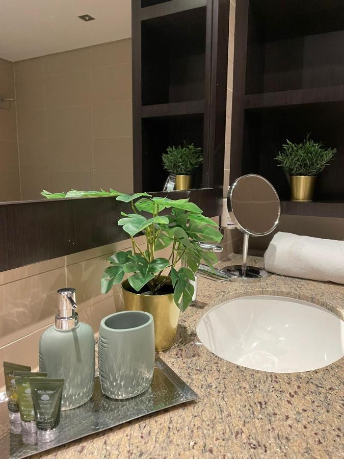Luxurious 2 Bedroom Apartment In Anantara Hotel And Residences Dubai Buitenkant foto